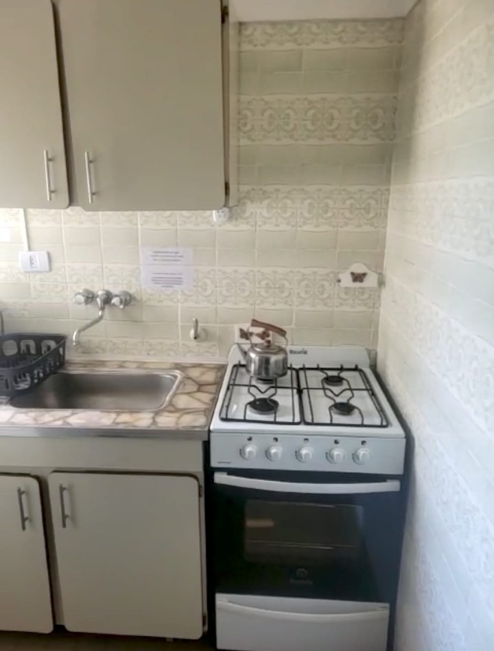 Departamento un ambiente en venta al contrafrente en zona La Perla  