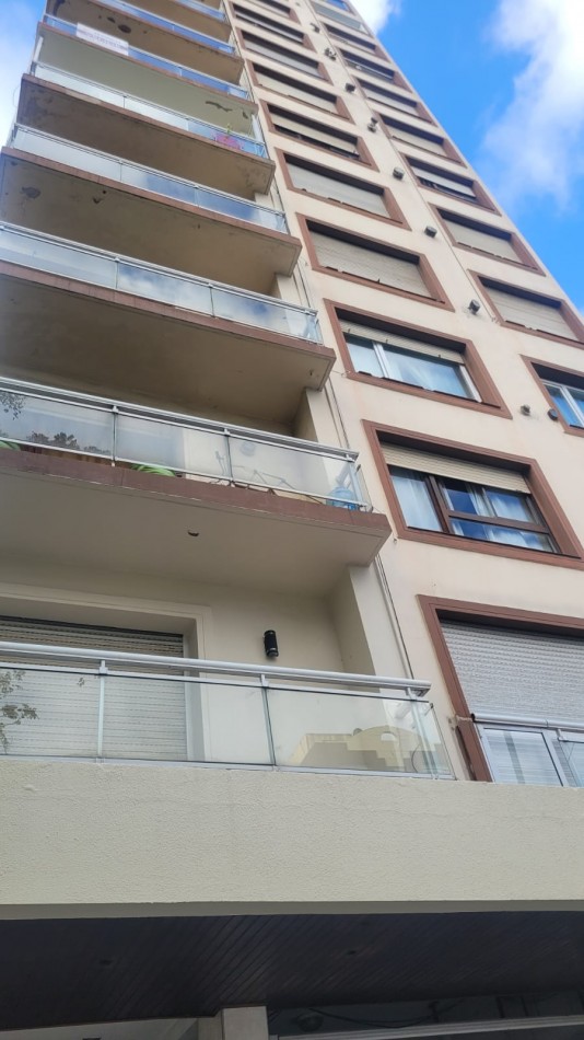 Departamento un ambiente en venta al contrafrente en zona La Perla  