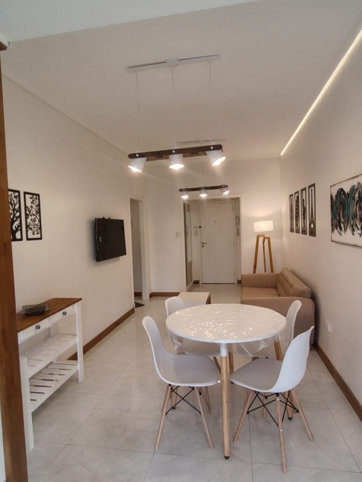 Venta Departamento 2 amb reciclado con muebles zona centro 