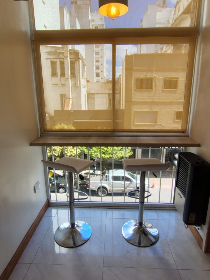 Venta Departamento 2 amb reciclado con muebles zona centro 