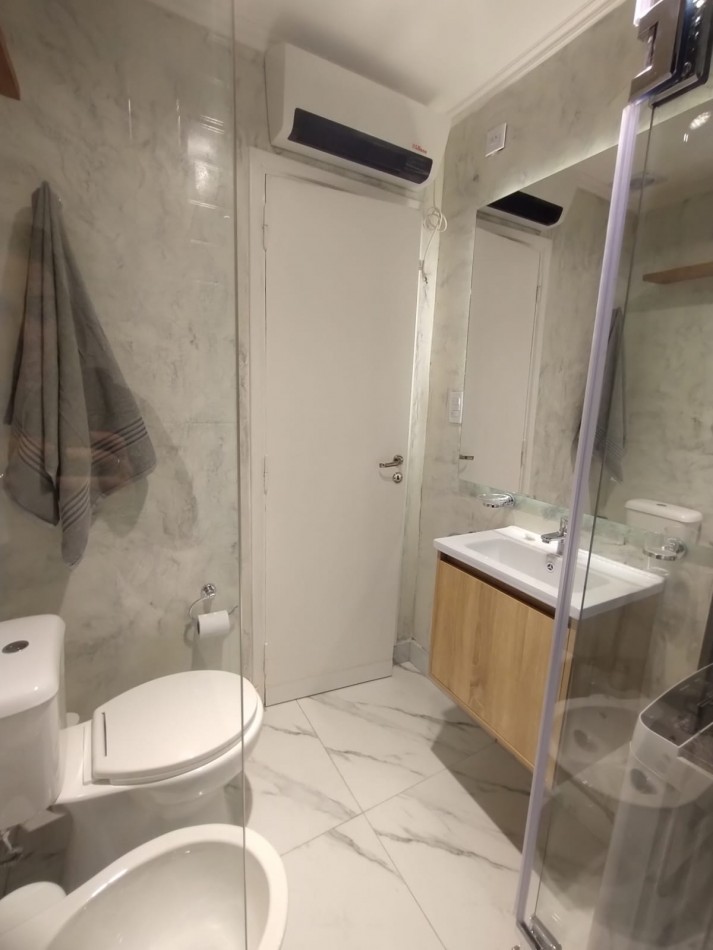 Venta Departamento 2 amb reciclado con muebles zona centro 