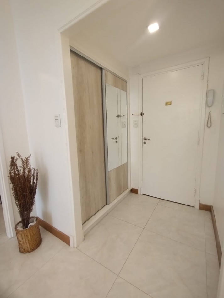 Venta Departamento 2 amb reciclado con muebles zona centro 