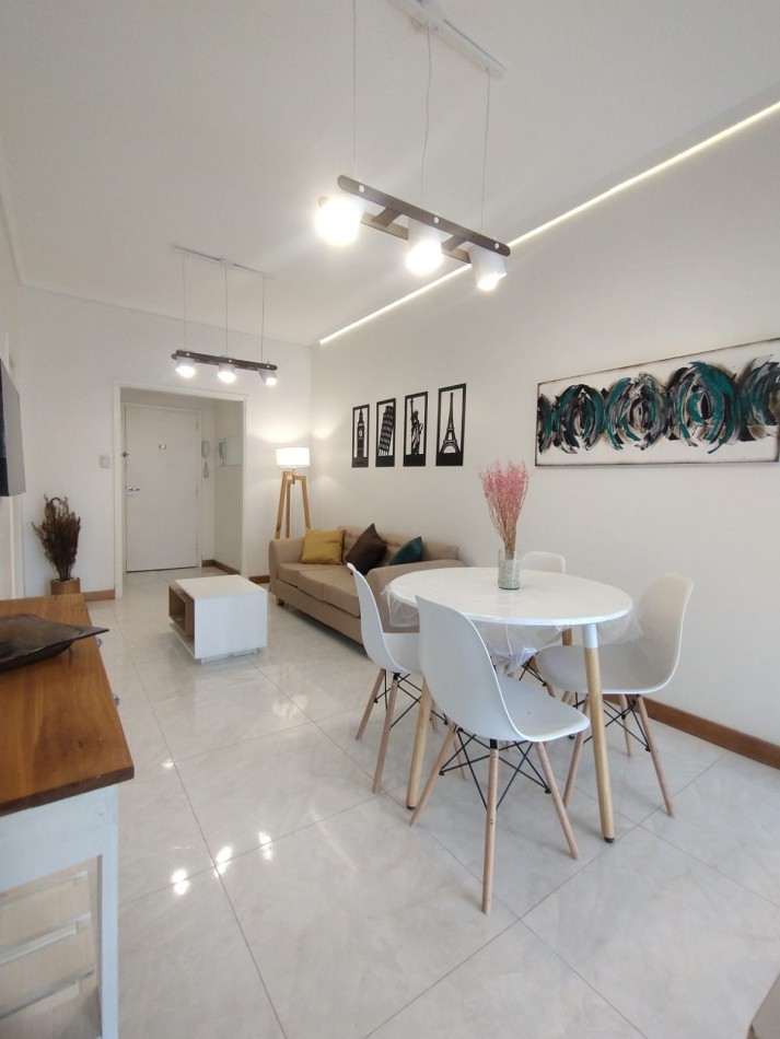 Venta Departamento 2 amb reciclado con muebles zona centro 