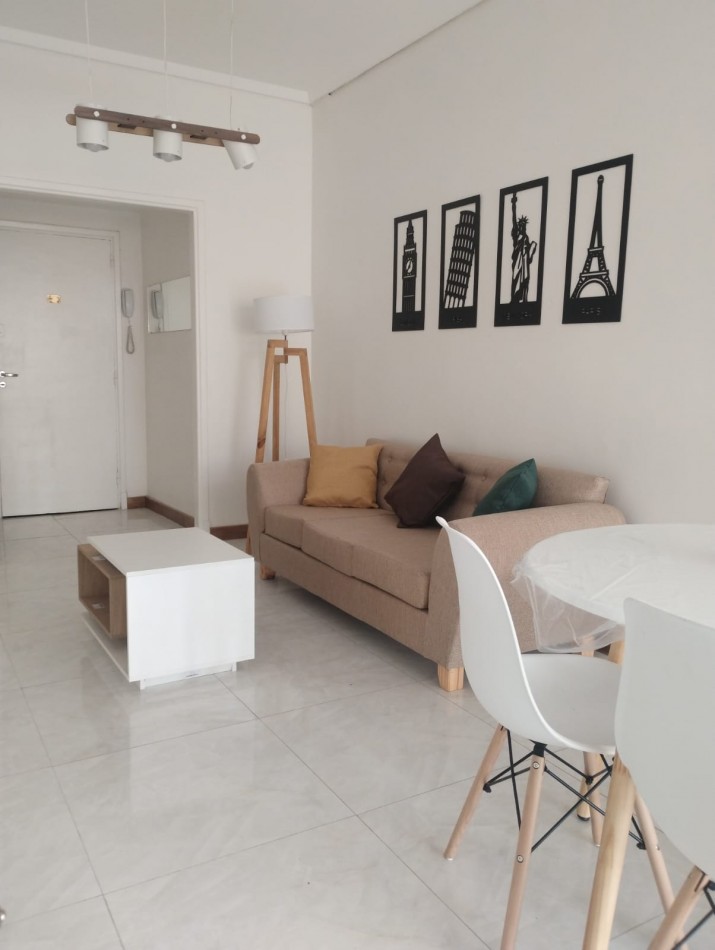 Venta Departamento 2 amb reciclado con muebles zona centro 