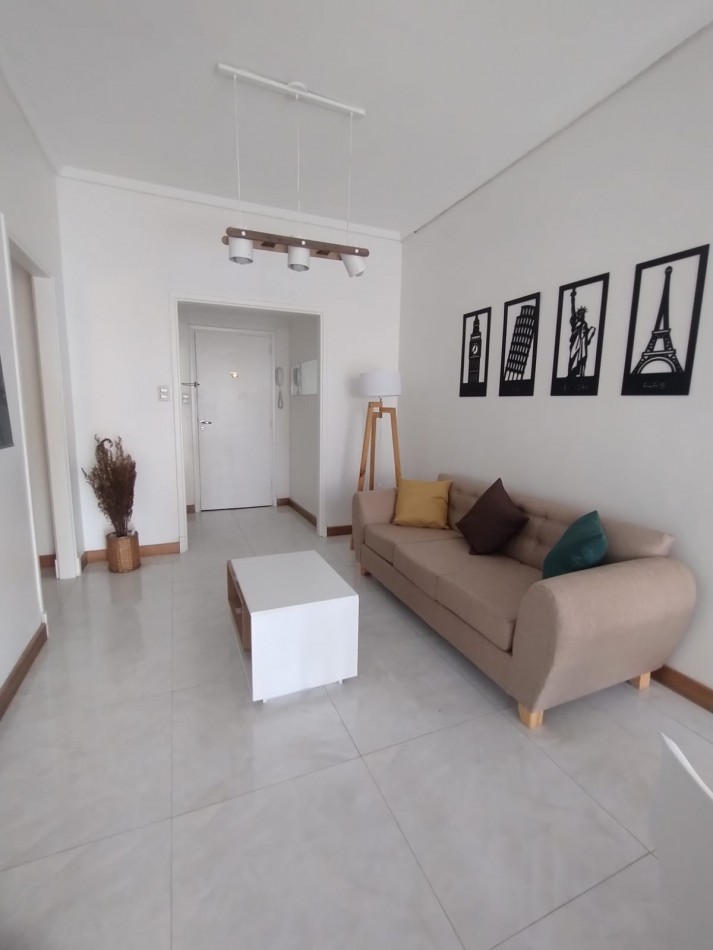 Venta Departamento 2 amb reciclado con muebles zona centro 