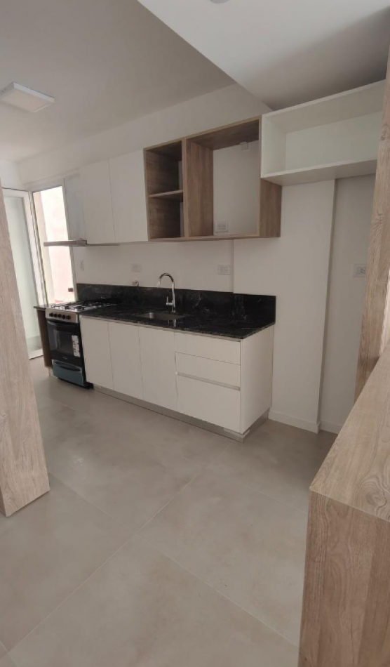 venta departamento 3 ambientes  con dependencia al frente con patio reciclado zona centro Belgrano 2770