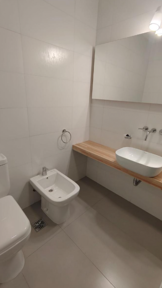 venta departamento 3 ambientes  con dependencia al frente con patio reciclado zona centro Belgrano 2770