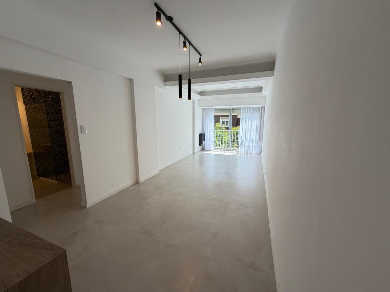 venta departamento 3 ambientes  con dependencia al frente con patio reciclado zona centro Belgrano 2770