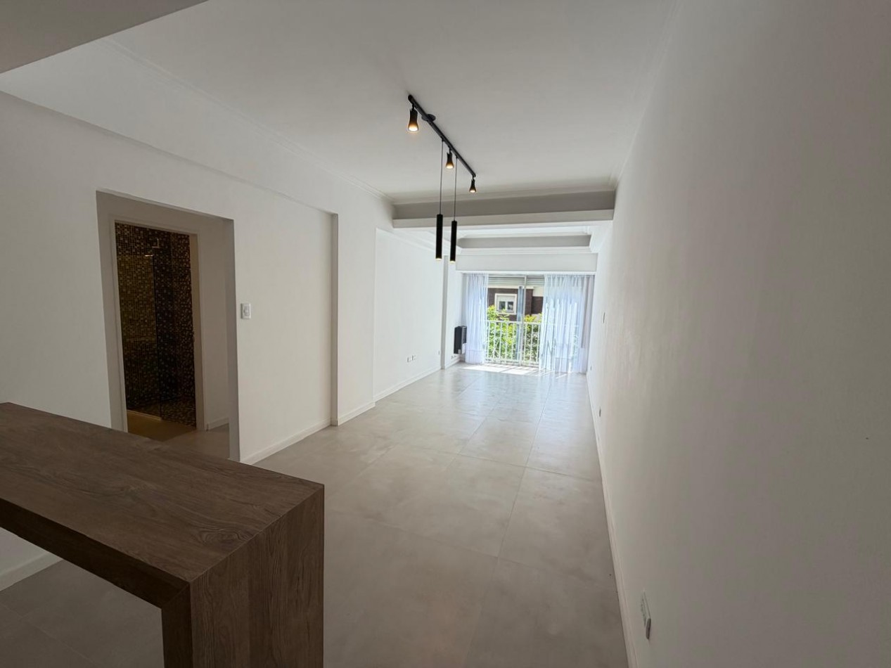 venta departamento 3 ambientes  con dependencia al frente con patio reciclado zona centro Belgrano 2770