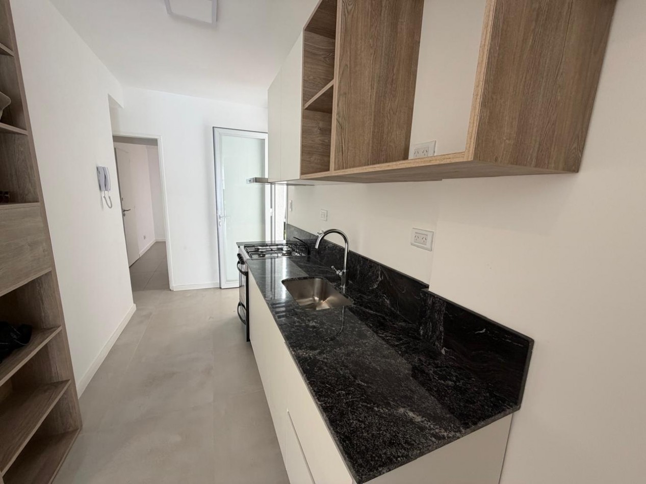 venta departamento 3 ambientes  con dependencia al frente con patio reciclado zona centro Belgrano 2770