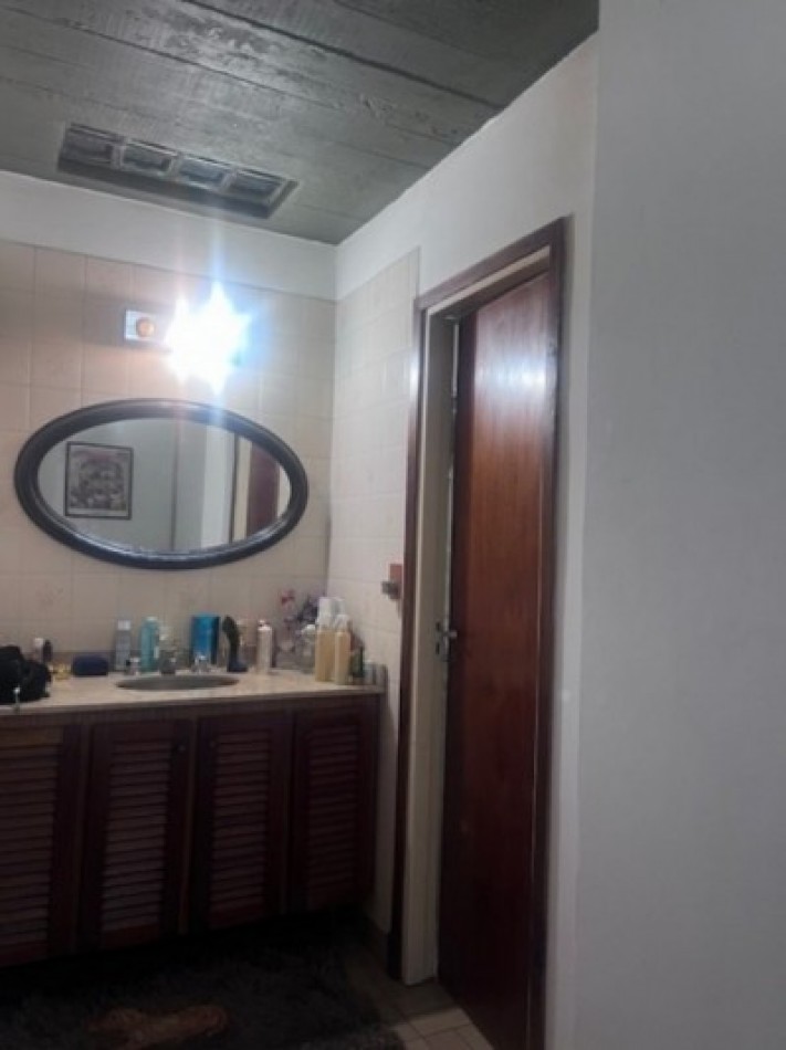 venta casa 3 ambientes con parque y garaje zona santa monica 