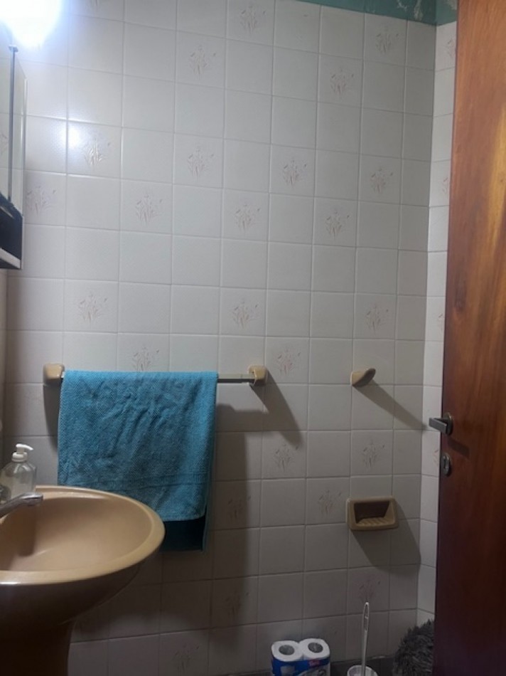 venta casa 3 ambientes con parque y garaje zona santa monica 