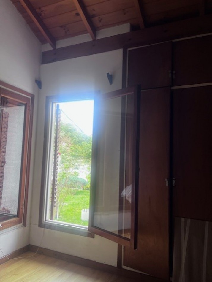 venta casa 3 ambientes con parque y garaje zona santa monica 