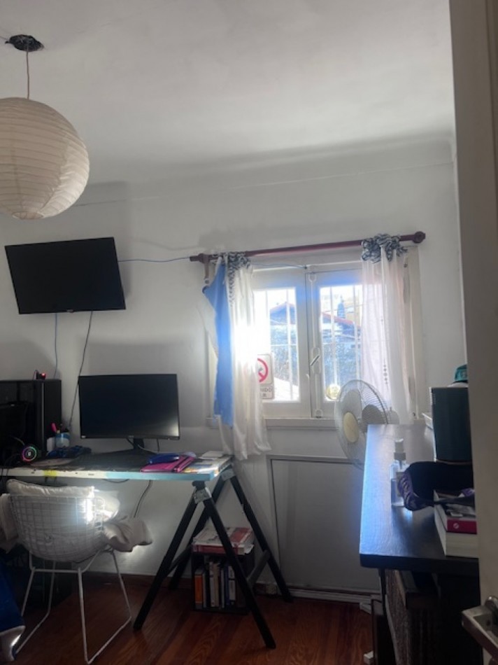 VENTA CASA 3 AMB CON DEPENDENCIA DOBLE GARAJE Y PATIO ZONA GUEMES 