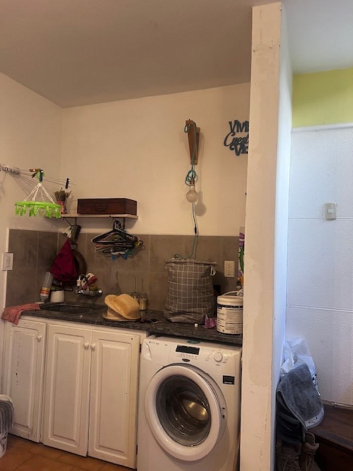 VENTA CASA 3 AMB CON DEPENDENCIA DOBLE GARAJE Y PATIO ZONA GUEMES 