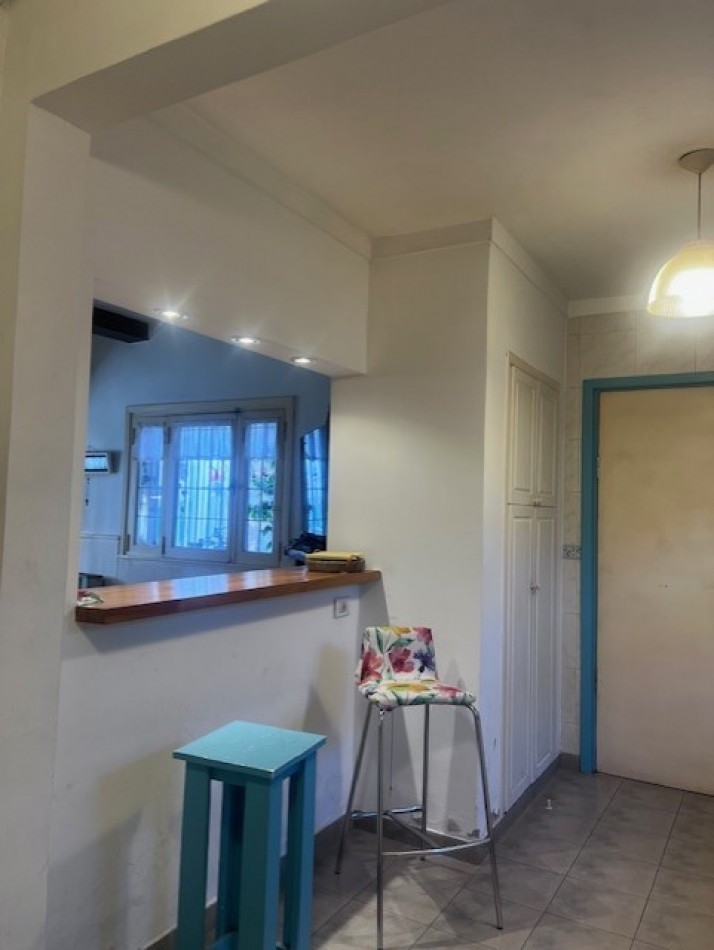 VENTA CASA 3 AMB CON DEPENDENCIA DOBLE GARAJE Y PATIO ZONA GUEMES 