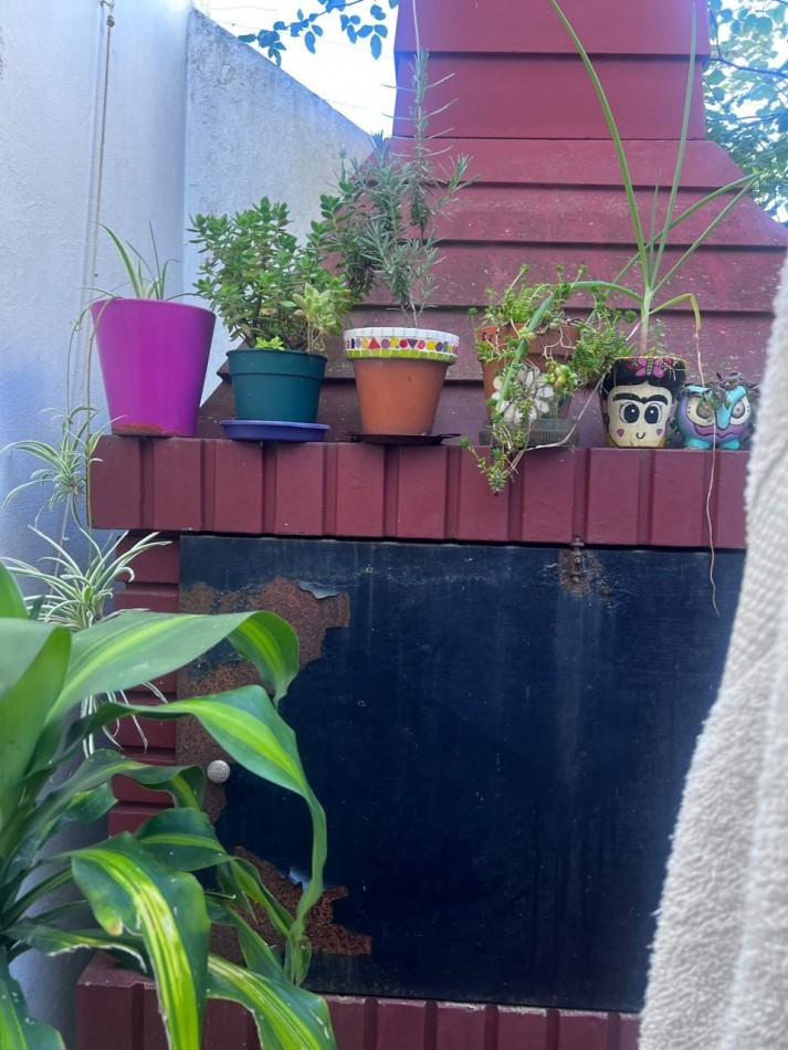 VENTA CASA 3 AMB CON DEPENDENCIA DOBLE GARAJE Y PATIO ZONA GUEMES 