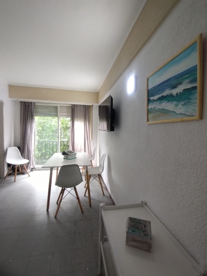 Alquiler temporada verano 2026 ambiente y medio zona shopping Aldrey 