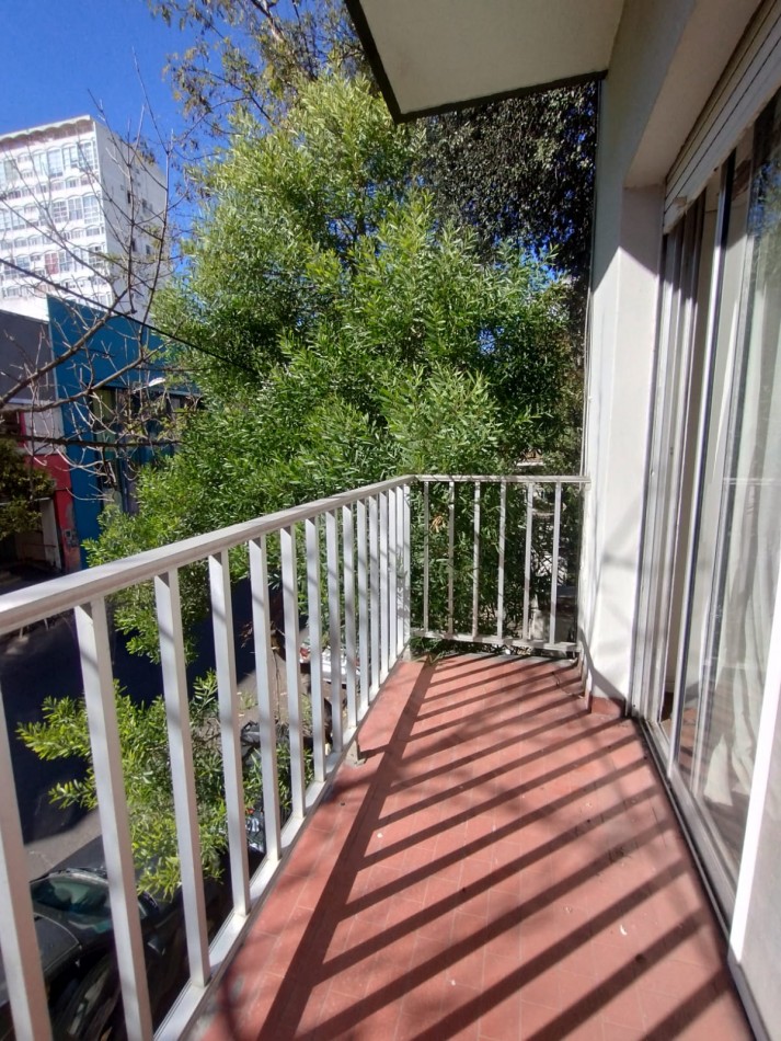 VENTA DEPARTAMENTO 3 AMBIENTES CON DEPENDENCIA AL FRENTE CON PATIO BELGRANO 2770