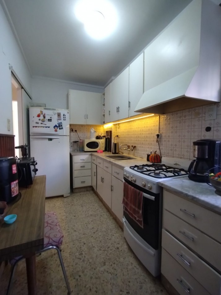 VENTA DEPARTAMENTO 3 AMBIENTES CON DEPENDENCIA AL FRENTE CON PATIO BELGRANO 2770