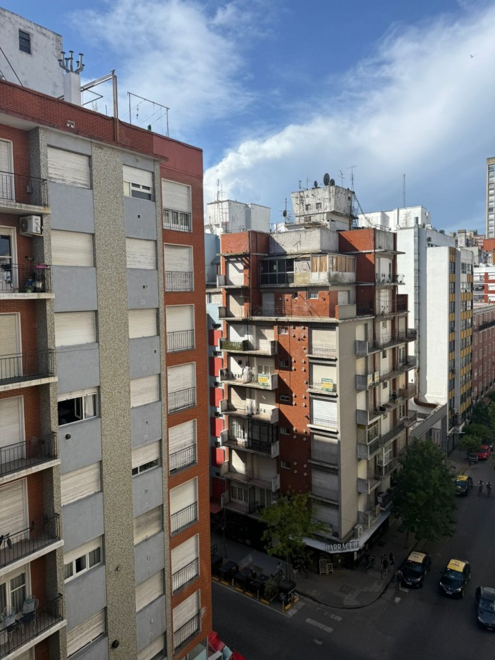 VENTA DEPARTAMENTO MONOAMBIENTE CON BALCON A LA CALLE 
