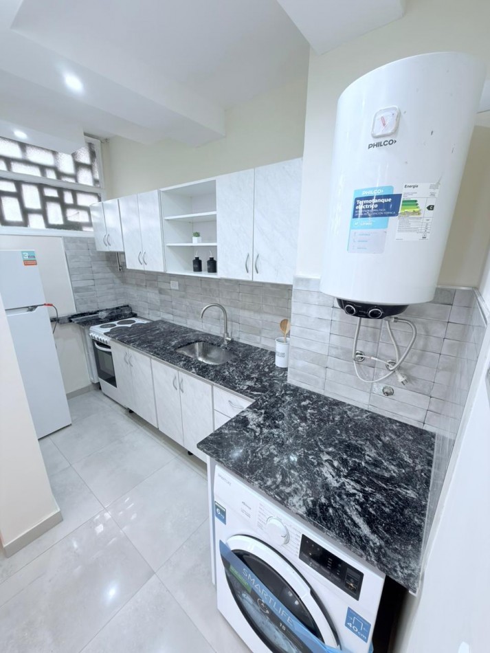 venta departamento dos ambientes al frente con balcon reciclado zona shopping Aldrey 