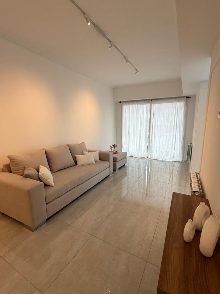 VENTA DEPARTAMENTO 3 AMB CON BALCON RECICLADO 