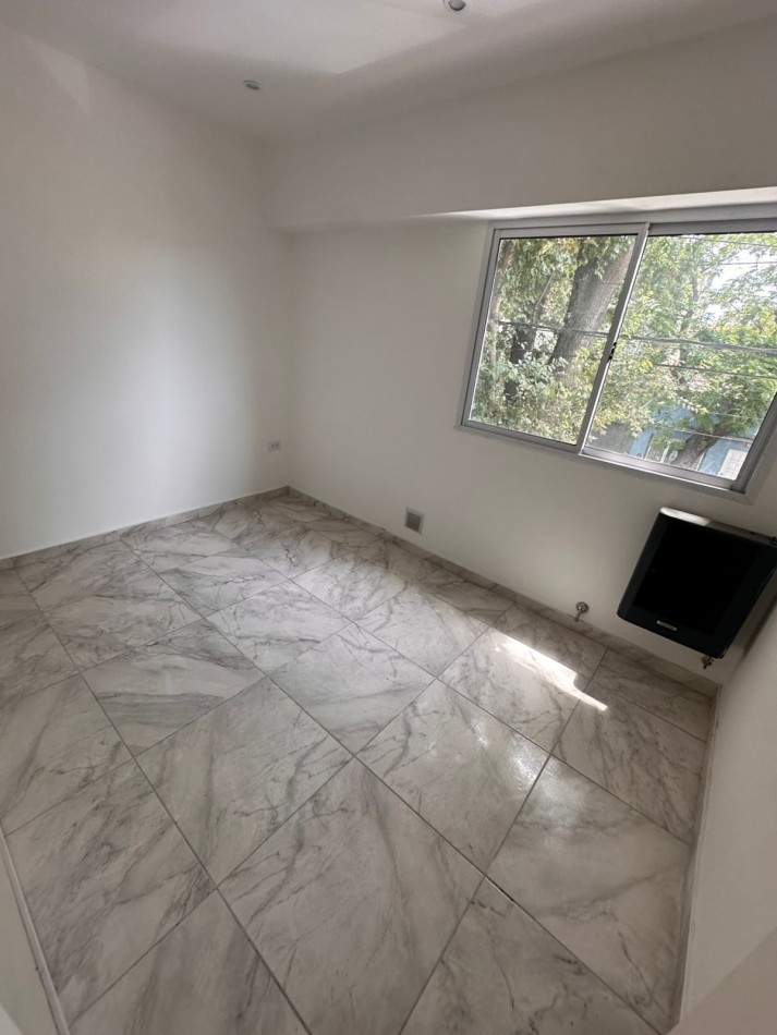 VENTA PH 2 AMB A LA CALLE CON TERRAZA 