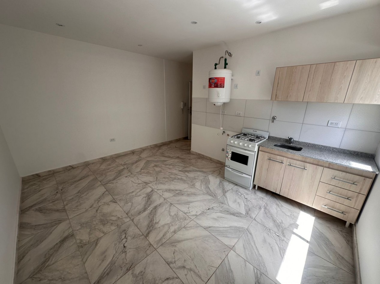 VENTA PH 2 AMB A LA CALLE CON TERRAZA 