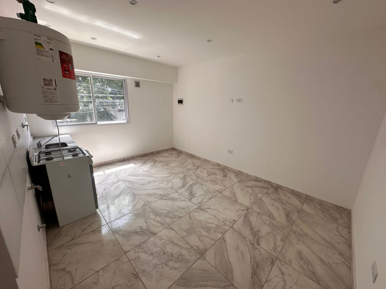 VENTA PH 2 AMB A LA CALLE CON TERRAZA 