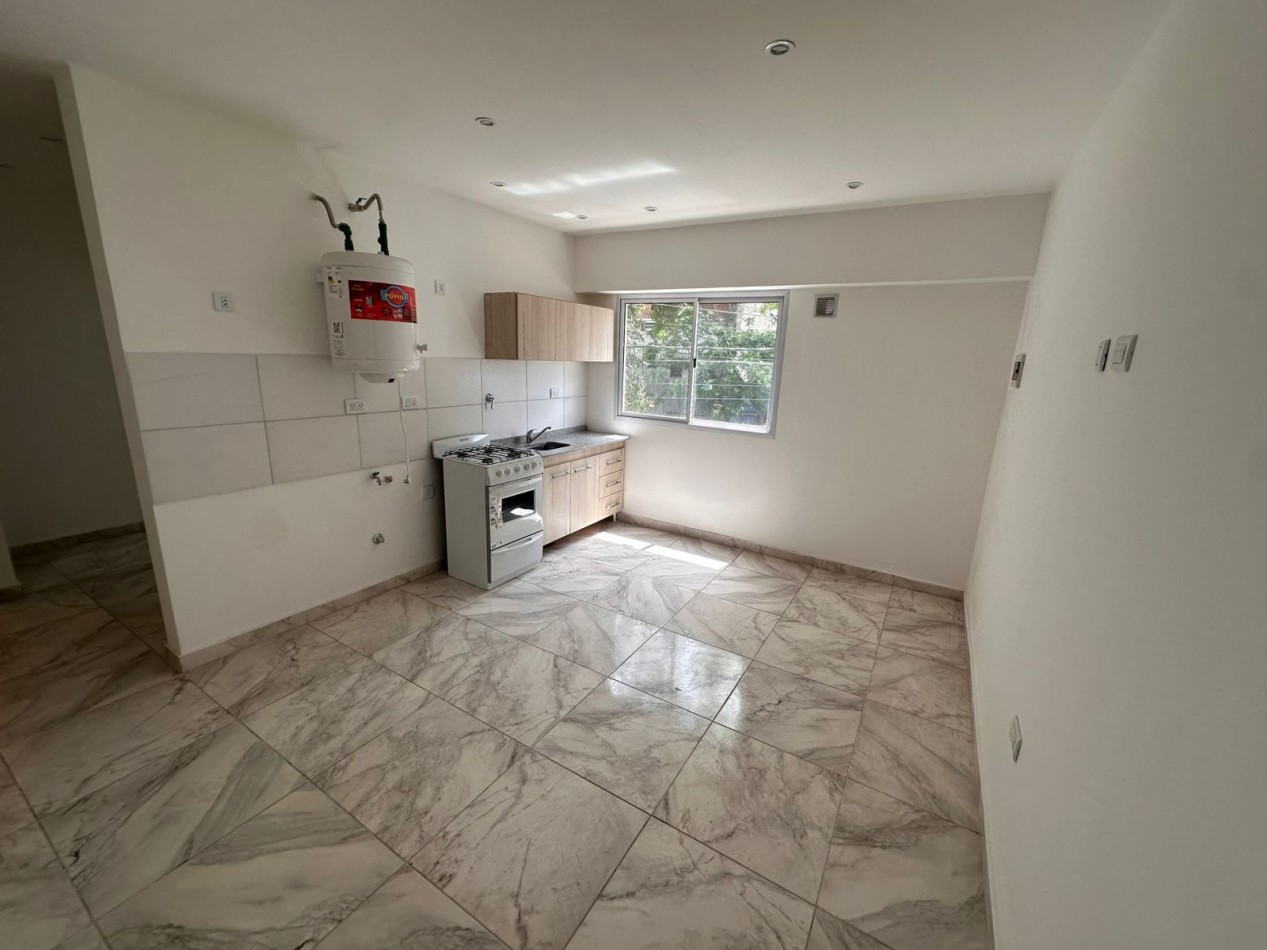 VENTA PH 2 AMB A LA CALLE CON TERRAZA 