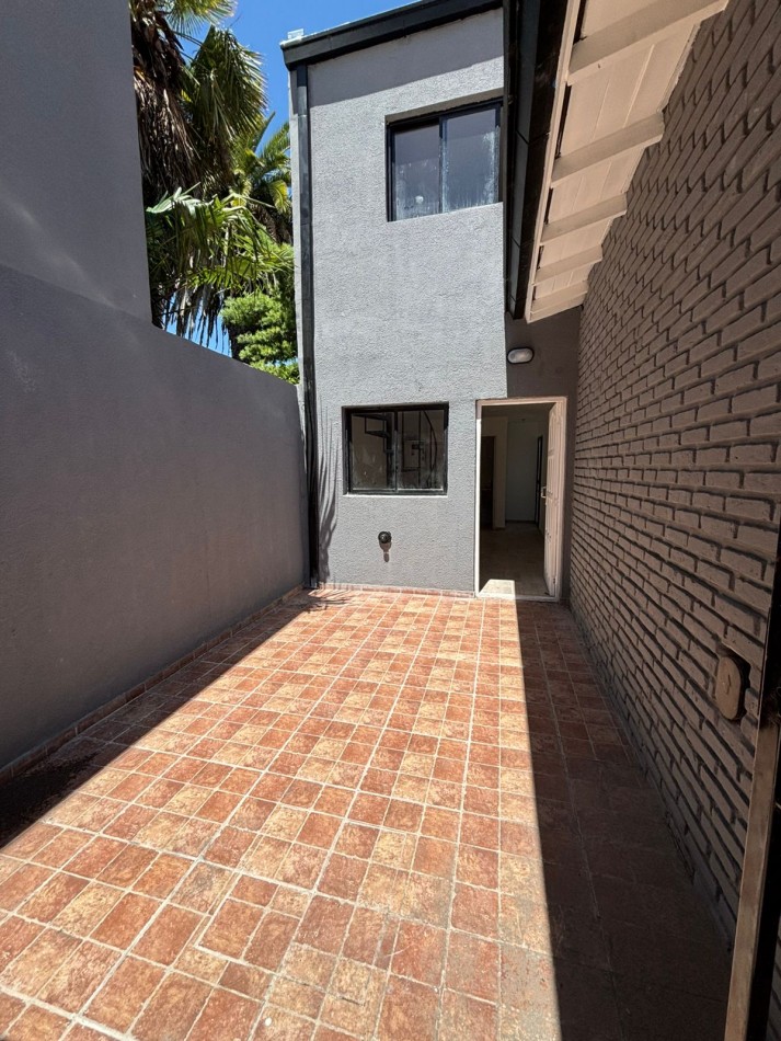 VENTA PH DOS AMBIENTES PATIO ESPACIO COCHERA ZONA SAN JUAN