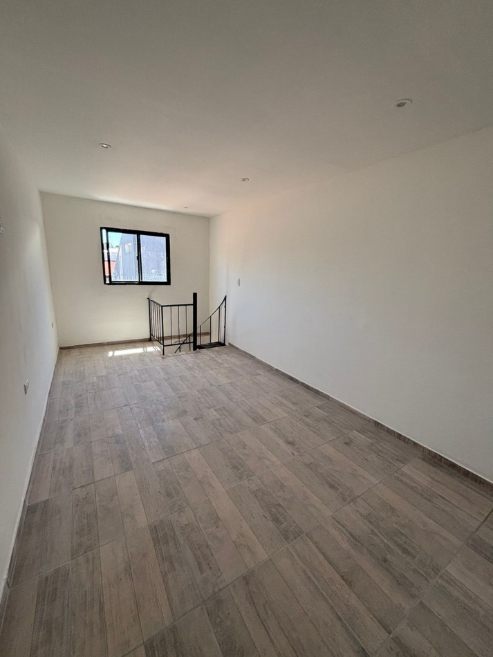 VENTA PH DOS AMBIENTES PATIO ESPACIO COCHERA ZONA SAN JUAN