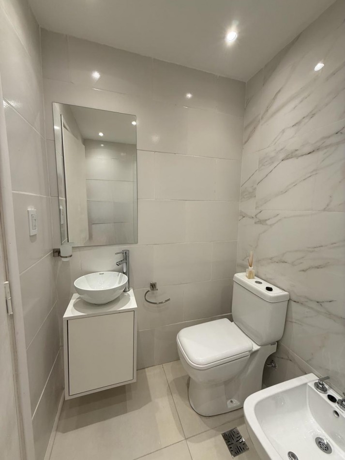 Venta departamento dos ambientes amueblado y decorado a dos cuadras de la playa Bristol