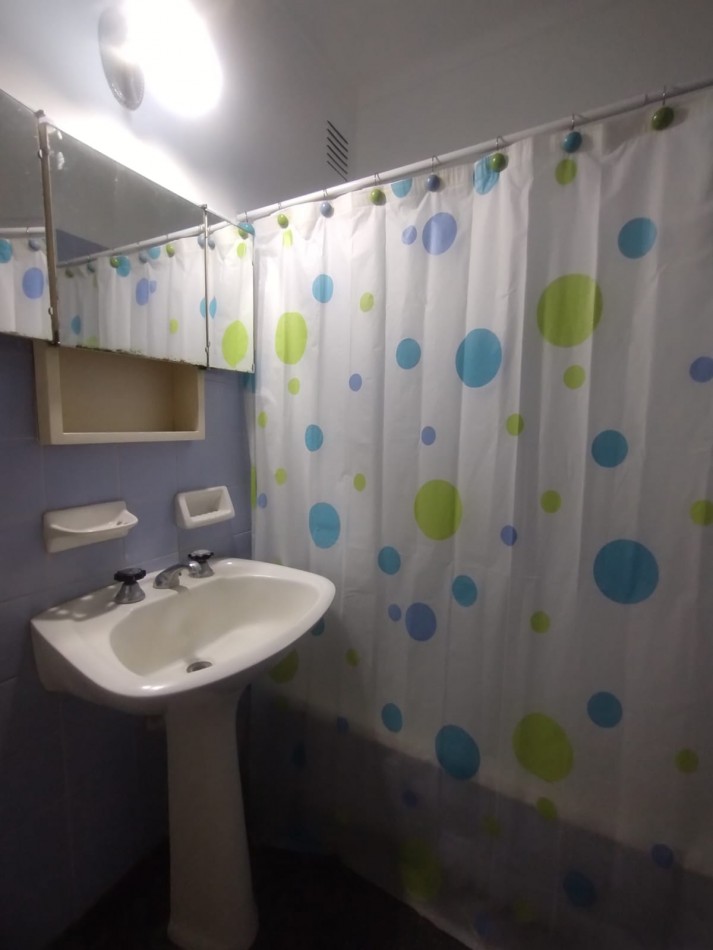 Alquiler 24 meses zona Guemes departamento dos ambientes a la calle con balcon super luminoso 