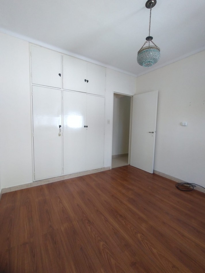 Alquiler 24 meses zona Guemes departamento dos ambientes a la calle con balcon super luminoso 