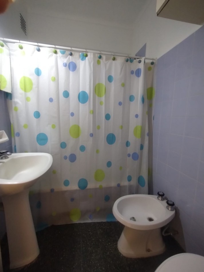 Alquiler 24 meses zona Guemes departamento dos ambientes a la calle con balcon super luminoso 