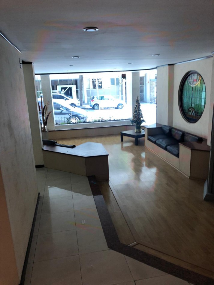 Departamento dos ambientes en venta zona Guemes 