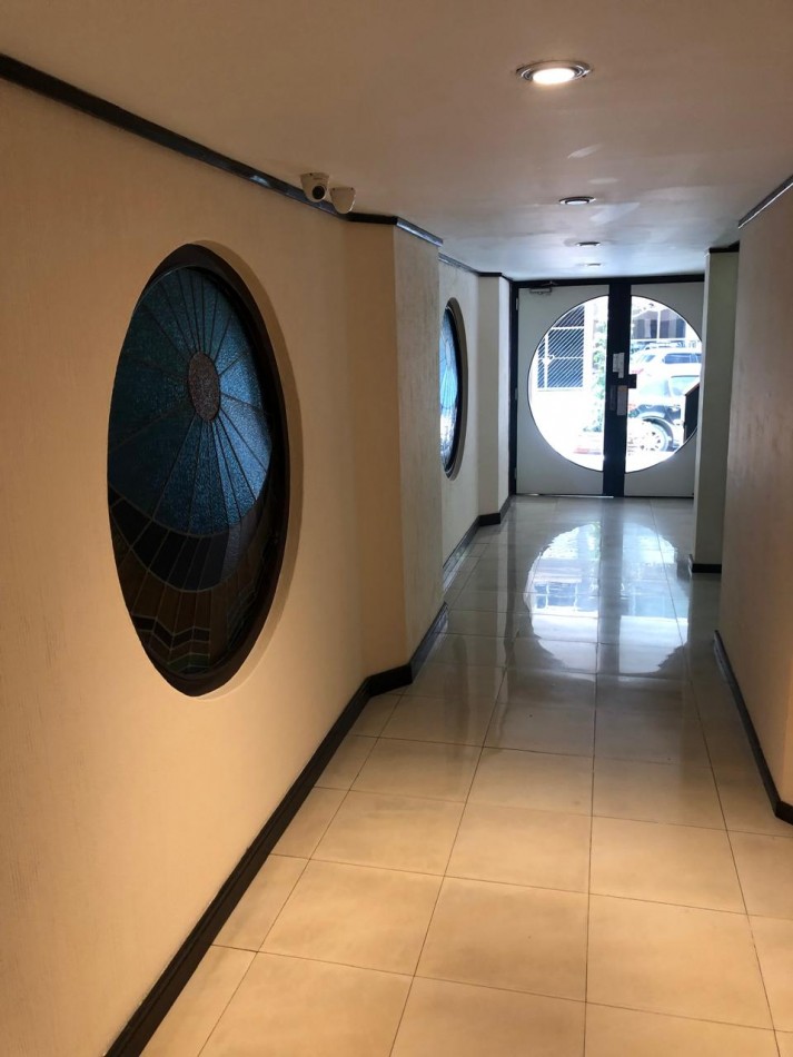 Departamento dos ambientes en venta zona Guemes 