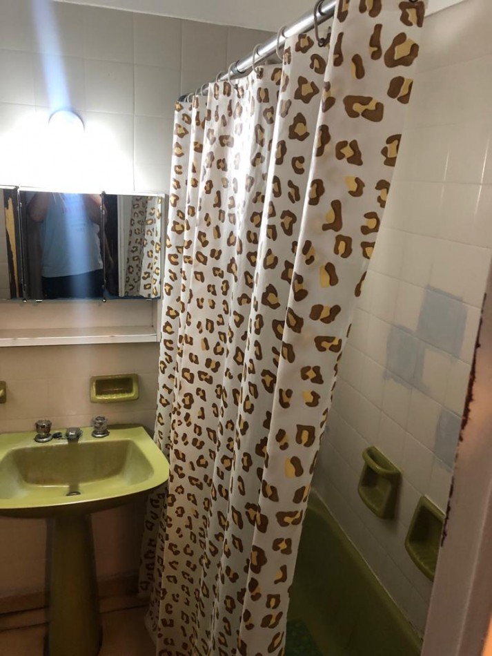 Departamento dos ambientes en venta zona Guemes 