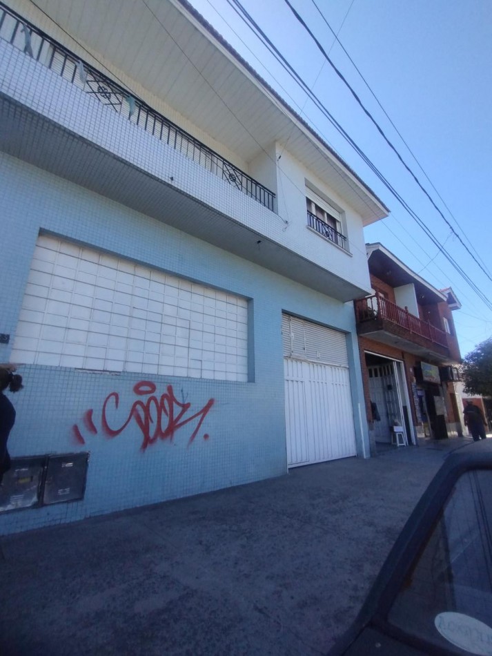 Venta Galpon / Taller con vivienda en planta alta - ideal inversion o uso mixto 