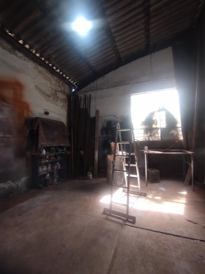 Venta Galpon / Taller con vivienda en planta alta - ideal inversion o uso mixto 