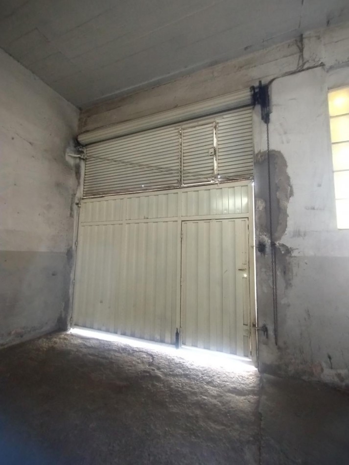 Venta Galpon / Taller con vivienda en planta alta - ideal inversion o uso mixto 