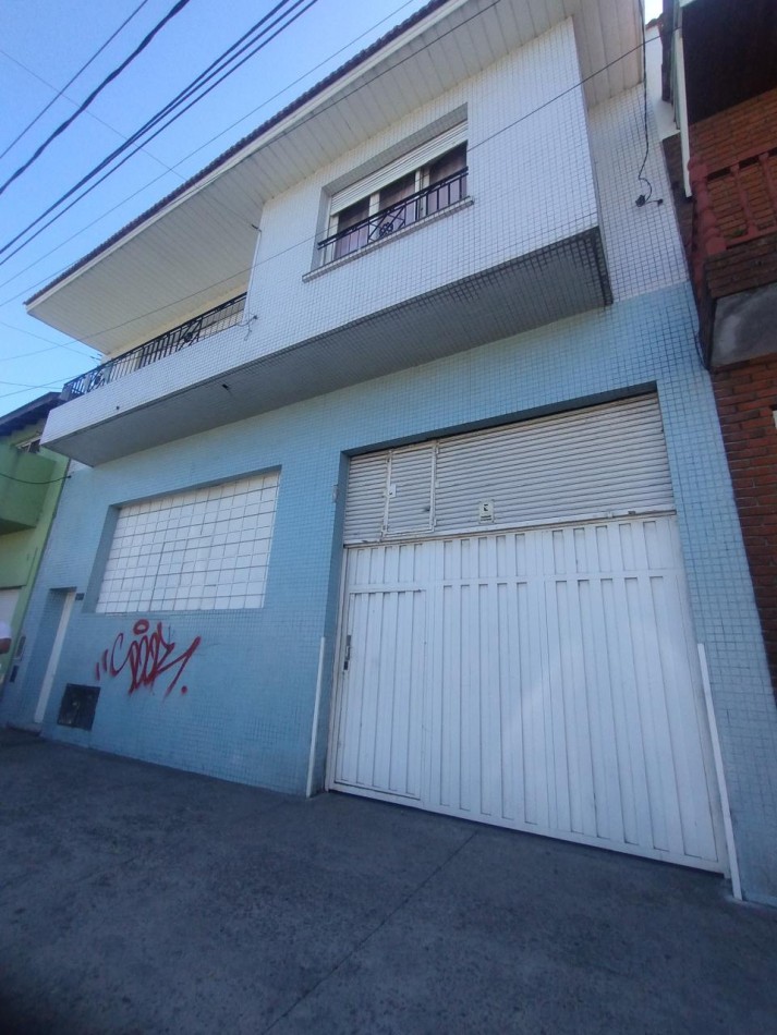 Venta Galpon / Taller con vivienda en planta alta - ideal inversion o uso mixto 