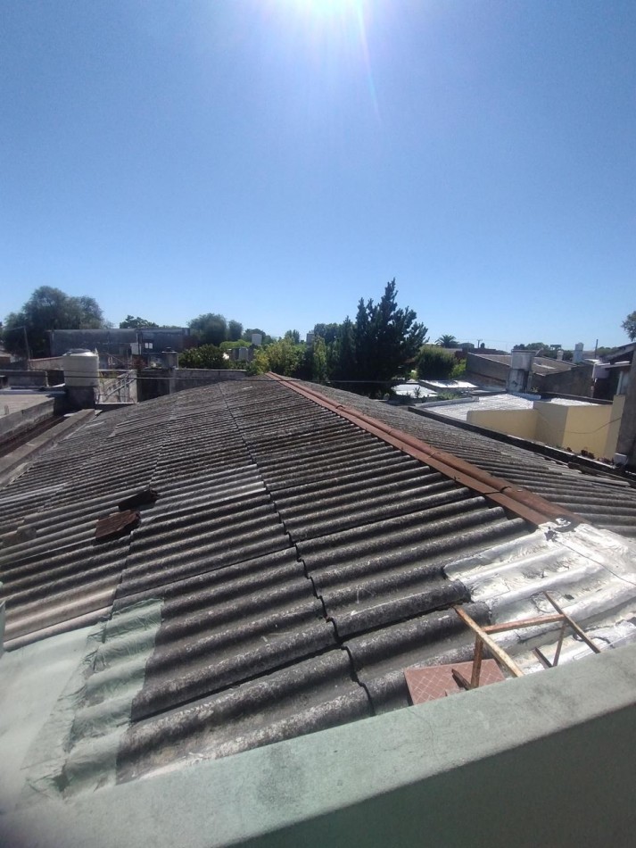 Venta Galpon / Taller con vivienda en planta alta - ideal inversion o uso mixto 