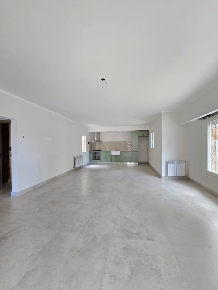 venta casa 4 ambientes reciclada garaje/quincho para dos autos patio jardin zona San Jose 