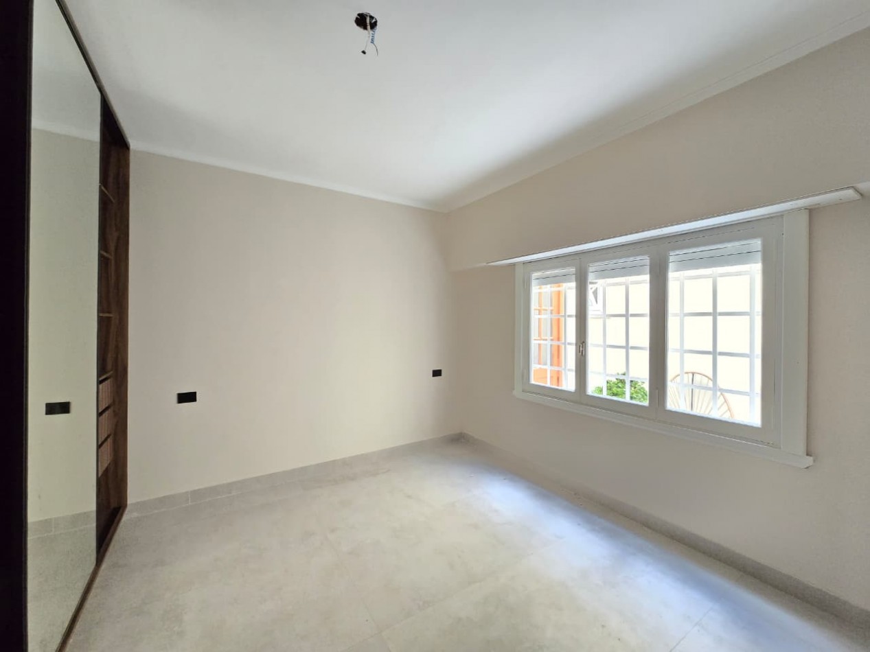 venta casa 4 ambientes reciclada garaje/quincho para dos autos patio jardin zona San Jose 