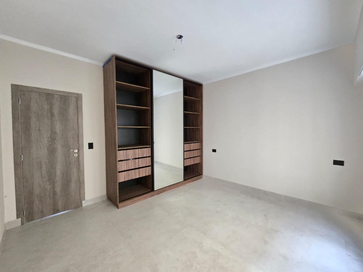 venta casa 4 ambientes reciclada garaje/quincho para dos autos patio jardin zona San Jose 