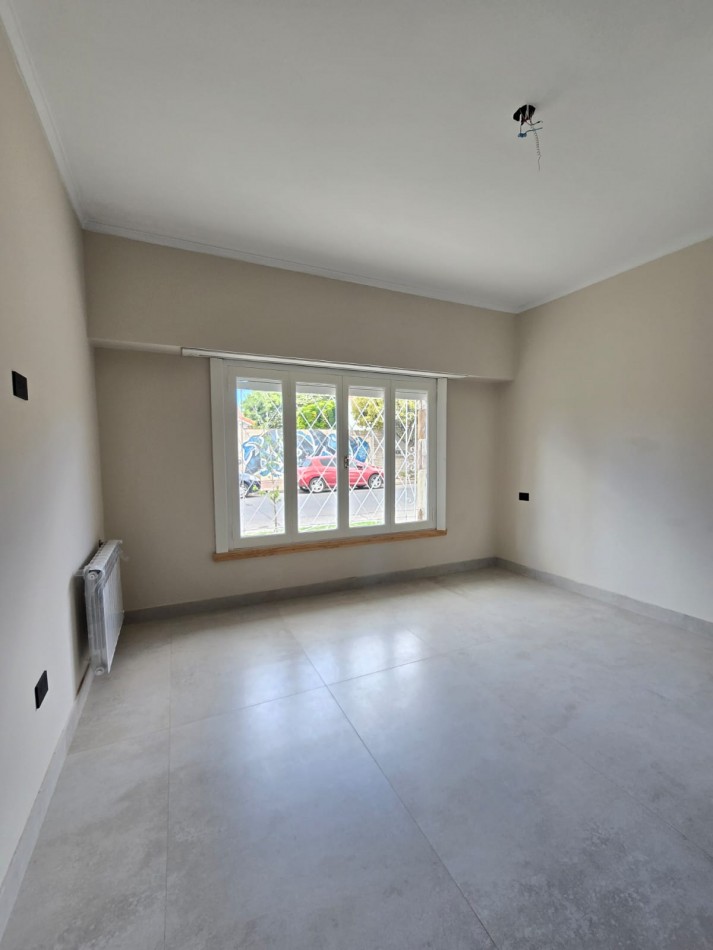 venta casa 4 ambientes reciclada garaje/quincho para dos autos patio jardin zona San Jose 