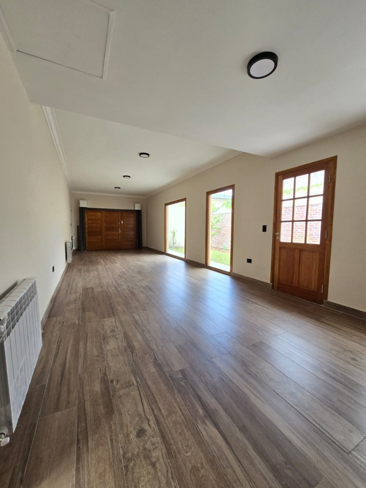 venta casa 4 ambientes reciclada garaje/quincho para dos autos patio jardin zona San Jose 